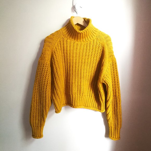 H&M Mustard Chunky Knit Cropped Wool Swester